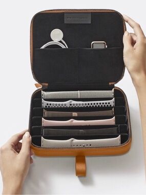 Von Holzhausen the watch band leather portfolio